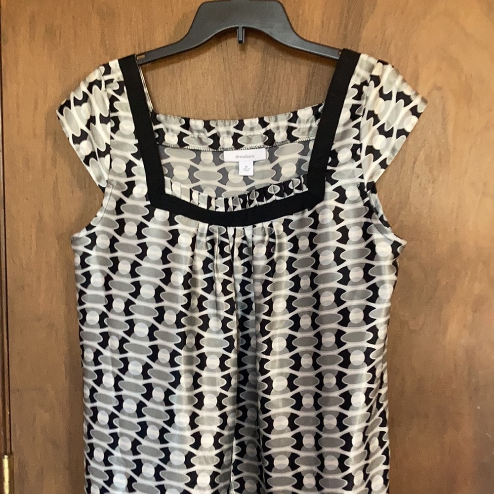 Dressbarn modern geometric print dress lightweight - Picture 5 of 14